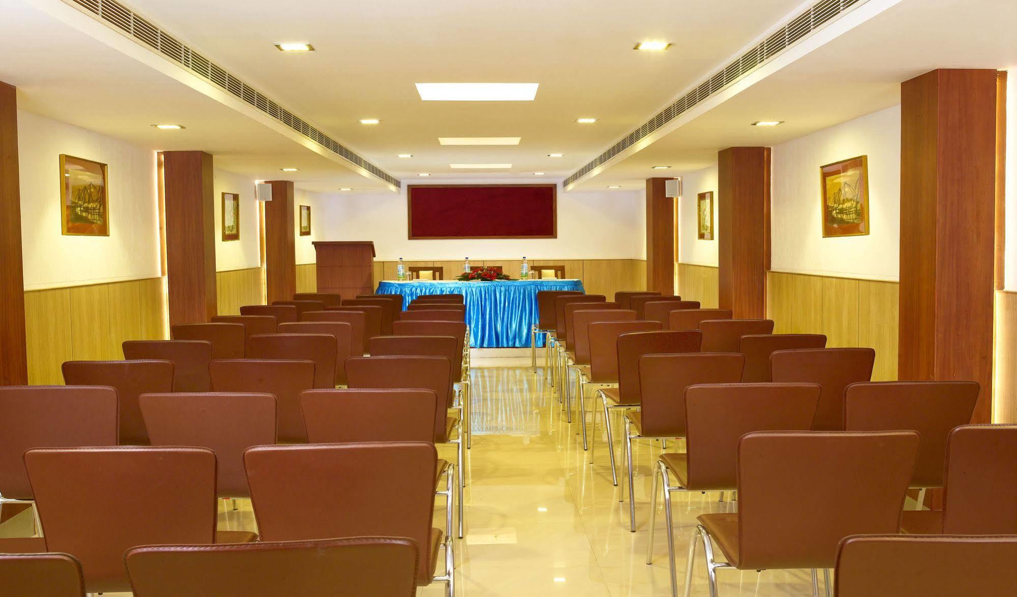 Aiswarya होटल Kochi